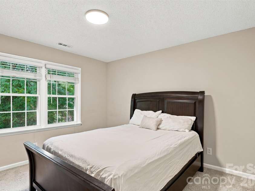2020 Fairchelsea Way Lane, Matthews, NC 28105.  MLS# CAR4430615, YatesRealty ID 55377. 