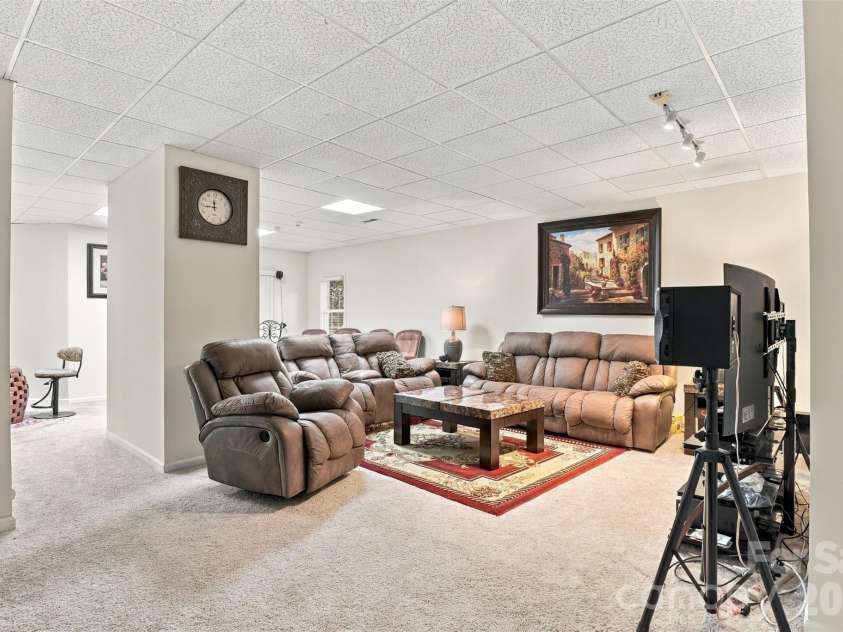 2020 Fairchelsea Way Lane, Matthews, NC 28105.  MLS# CAR4430615, YatesRealty ID 55377. 