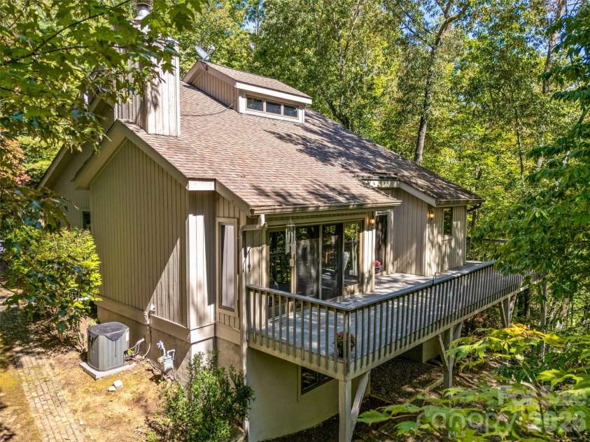 266 Stone Drive, Brevard, NC 28712.  MLS# CAR4430757, YatesRealty ID 55378. 