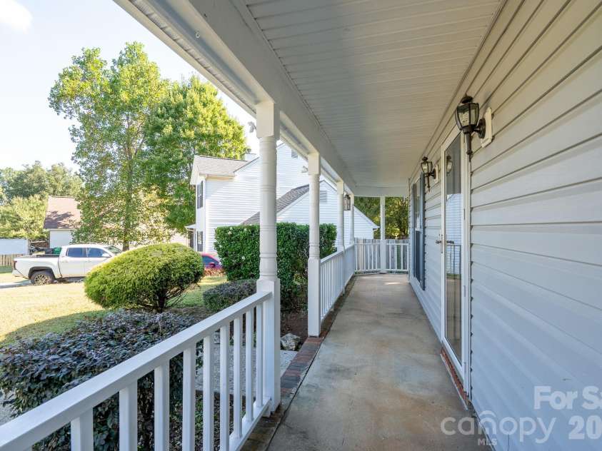 14200 Lavender Trace Court, Charlotte, NC 28273.  MLS# CAR4430462, YatesRealty ID 55379. 