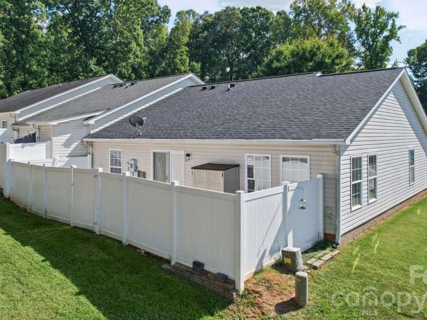 3099 Trimble Circle, Concord, NC 28027.  MLS# CAR4430038, YatesRealty ID 55383. 