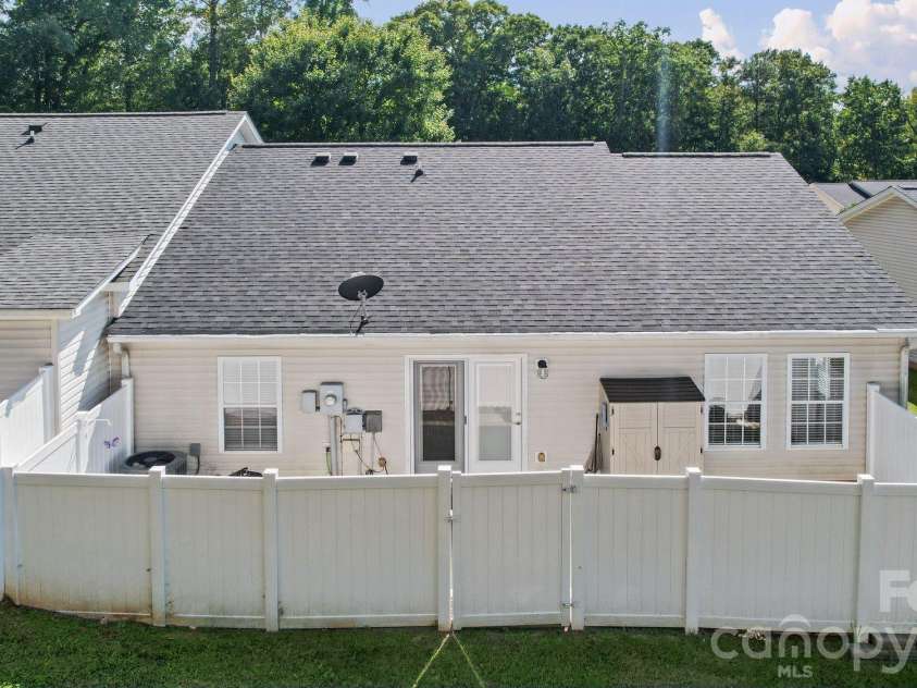 3099 Trimble Circle, Concord, NC 28027.  MLS# CAR4430038, YatesRealty ID 55383. 