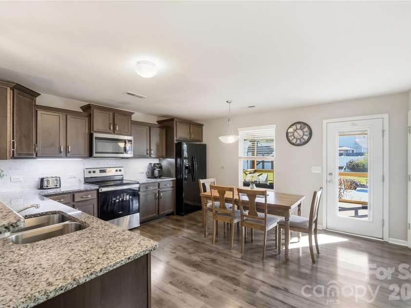 206 Amberly Circle, Pageland, SC 29728.  MLS# CAR4430189, YatesRealty ID 55384. Kitchen