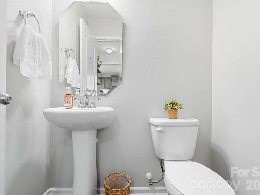 206 Amberly Circle, Pageland, SC 29728.  MLS# CAR4430189, YatesRealty ID 55384. Powder Room