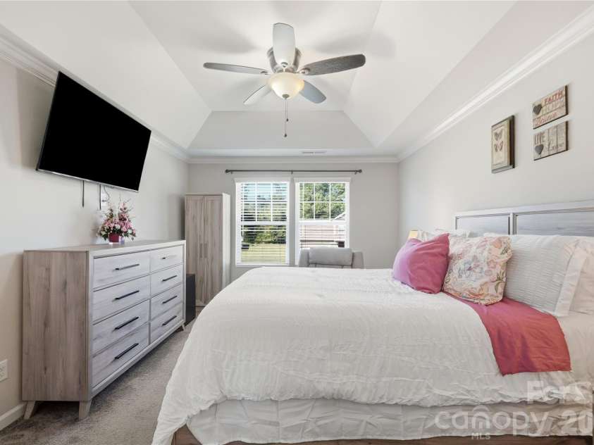 206 Amberly Circle, Pageland, SC 29728.  MLS# CAR4430189, YatesRealty ID 55384. Primary Suite