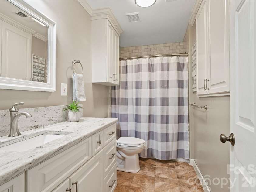 996 Beamguard Road, Clover, SC 29710.  MLS# CAR4430042, YatesRealty ID 55385. Guest Bathroom on Main Floor