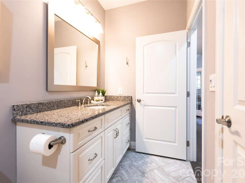 8242 Symphony Court, Denver, NC 28037.  MLS# CAR4429883, YatesRealty ID 55386. Main level guest bath - full