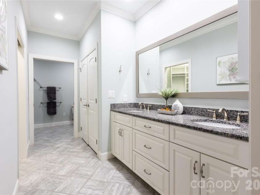 8242 Symphony Court, Denver, NC 28037.  MLS# CAR4429883, YatesRealty ID 55386. Primary Bathroom