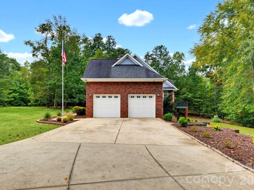 148 Windwood Lane, Troutman, NC 28166.  MLS# CAR4429920, YatesRealty ID 55387. 