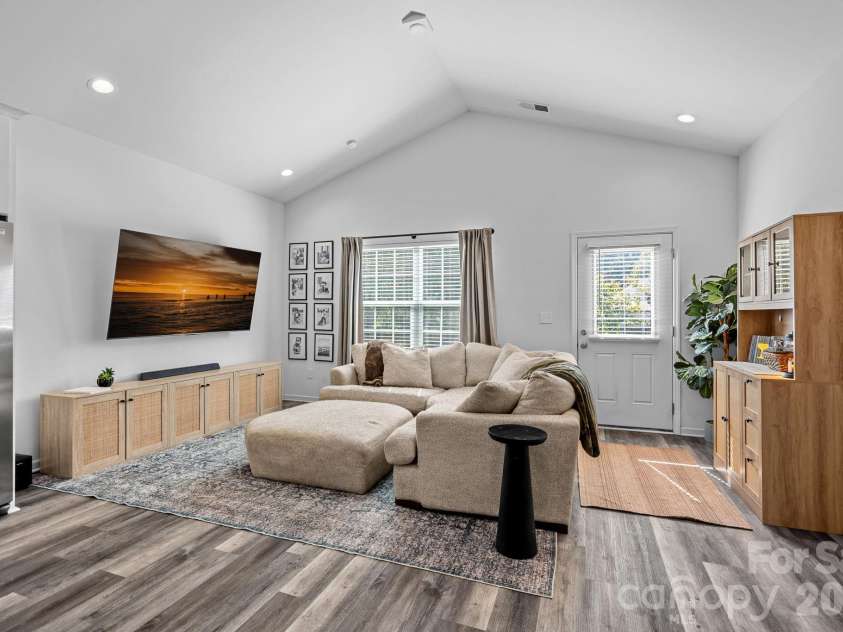 521 Porter Street, Charlotte, NC 28208.  MLS# CAR4429994, YatesRealty ID 55388. 
