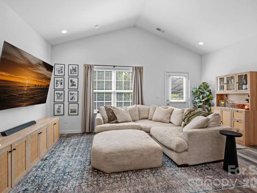 521 Porter Street, Charlotte, NC 28208.  MLS# CAR4429994, YatesRealty ID 55388. 