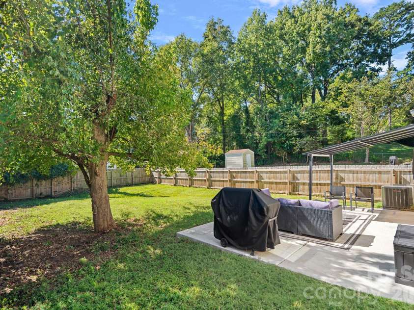 521 Porter Street, Charlotte, NC 28208.  MLS# CAR4429994, YatesRealty ID 55388. 