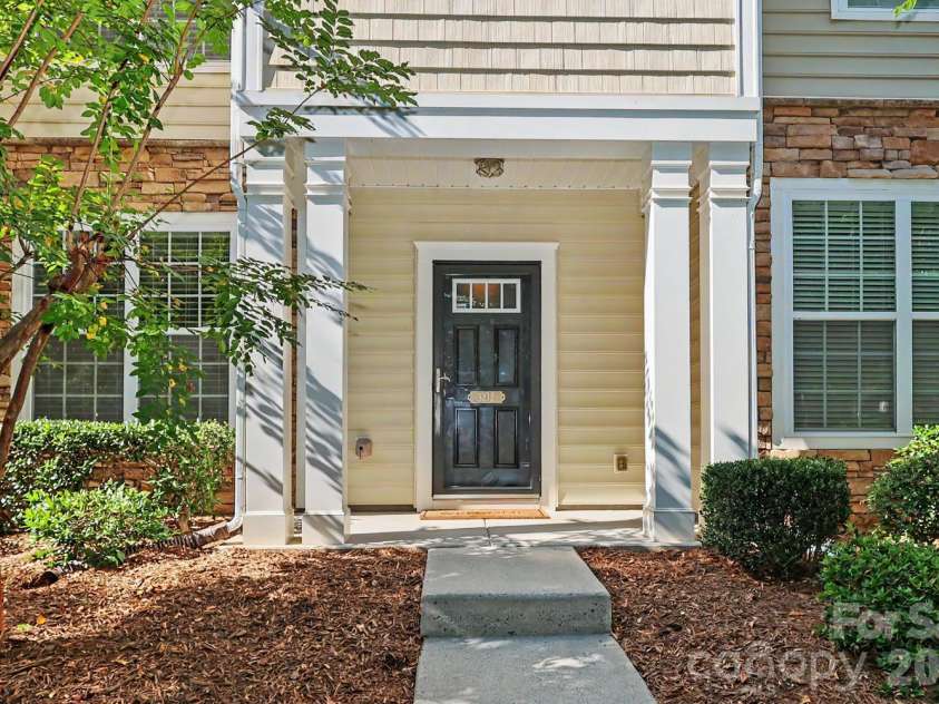 3212 Kemptown Square, Waxhaw, NC 28173.  MLS# CAR4429771, YatesRealty ID 55389. 