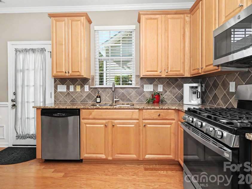 3212 Kemptown Square, Waxhaw, NC 28173.  MLS# CAR4429771, YatesRealty ID 55389. 
