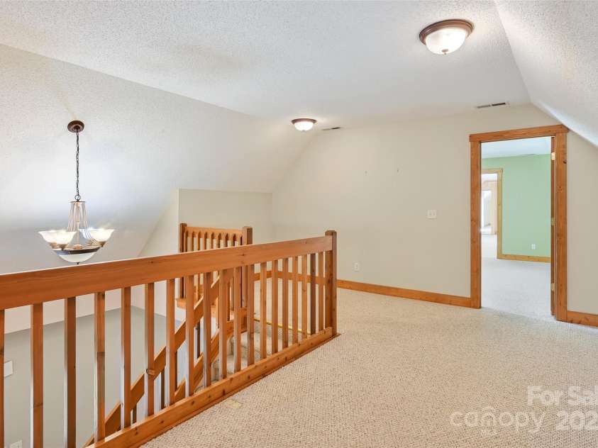 80 Oak Meadow Lane, Hendersonville, NC 28792.  MLS# CAR4309562, YatesRealty ID 5539. 