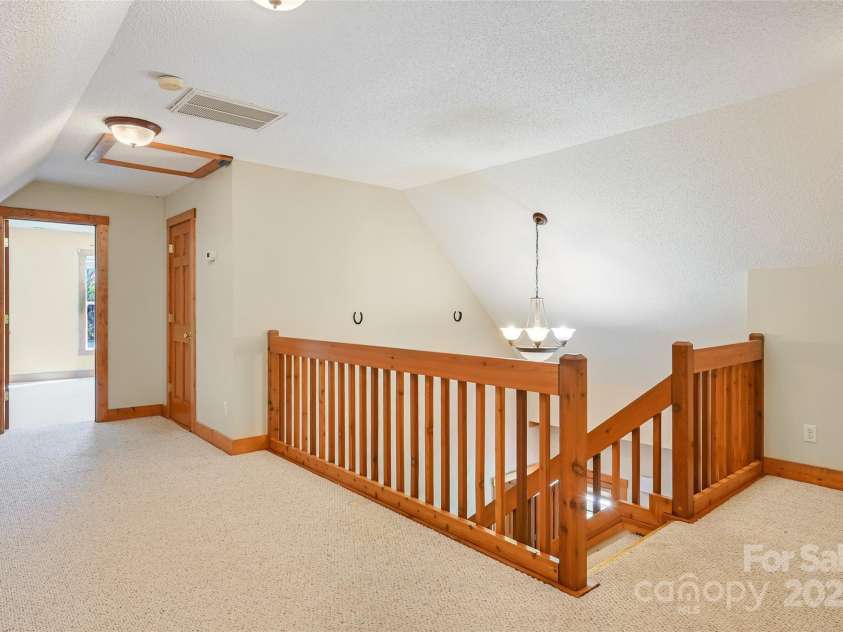 80 Oak Meadow Lane, Hendersonville, NC 28792.  MLS# CAR4309562, YatesRealty ID 5539. 