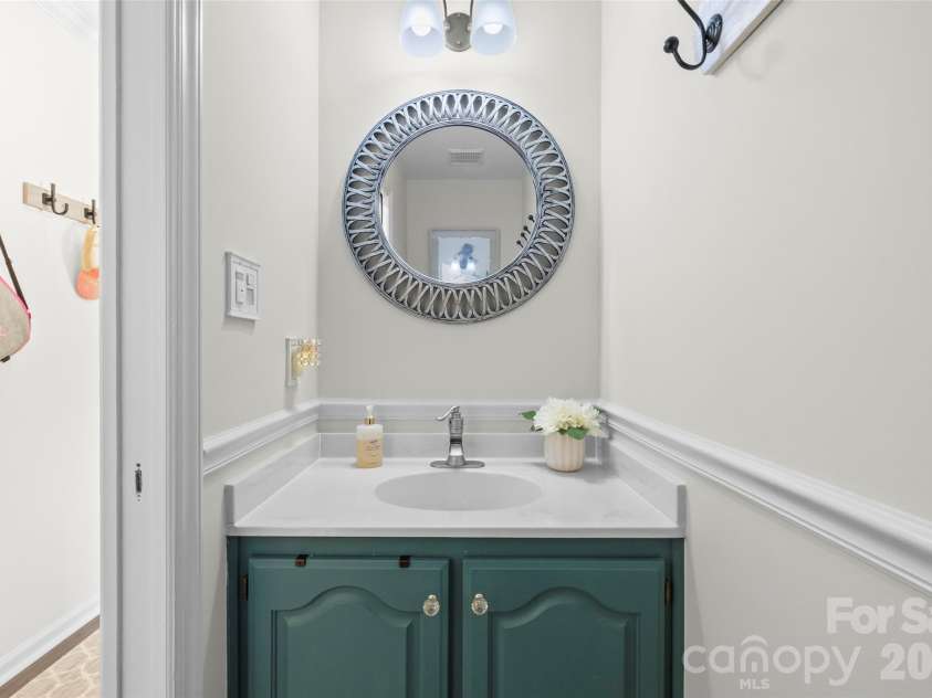241 Linville Drive, Matthews, NC 28105.  MLS# CAR4429436, YatesRealty ID 55390. 