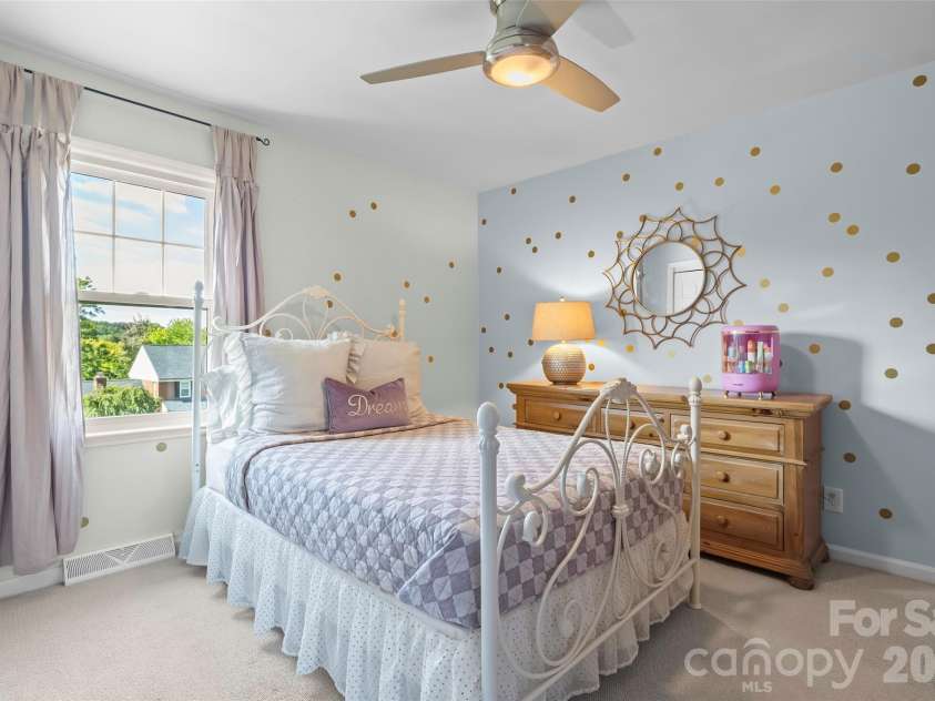 241 Linville Drive, Matthews, NC 28105.  MLS# CAR4429436, YatesRealty ID 55390. 