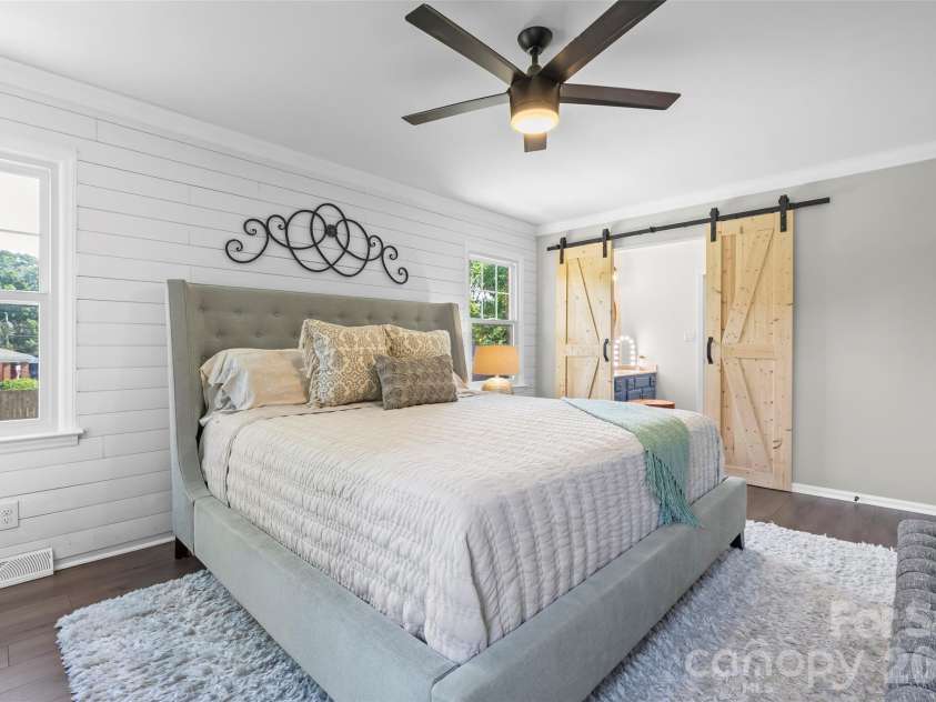 241 Linville Drive, Matthews, NC 28105.  MLS# CAR4429436, YatesRealty ID 55390. 