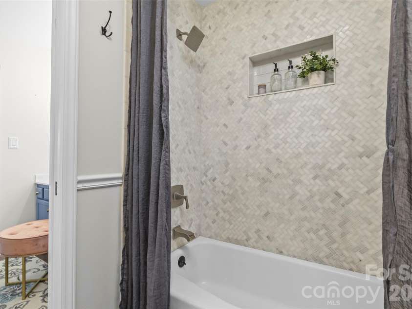 241 Linville Drive, Matthews, NC 28105.  MLS# CAR4429436, YatesRealty ID 55390. 