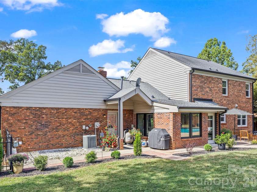 241 Linville Drive, Matthews, NC 28105.  MLS# CAR4429436, YatesRealty ID 55390. 