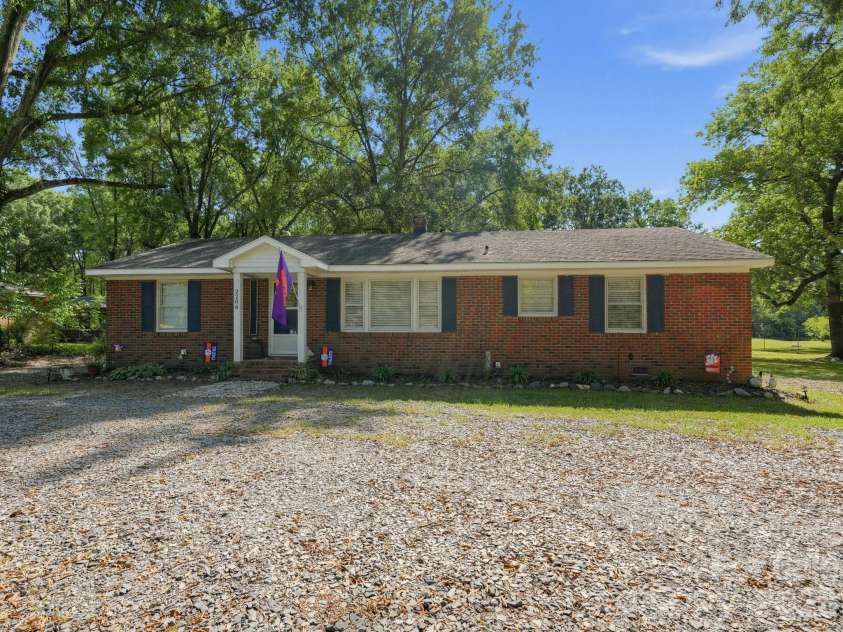 2206 White Store Road, Monroe, NC 28112.  MLS# CAR4429764, YatesRealty ID 55391. 