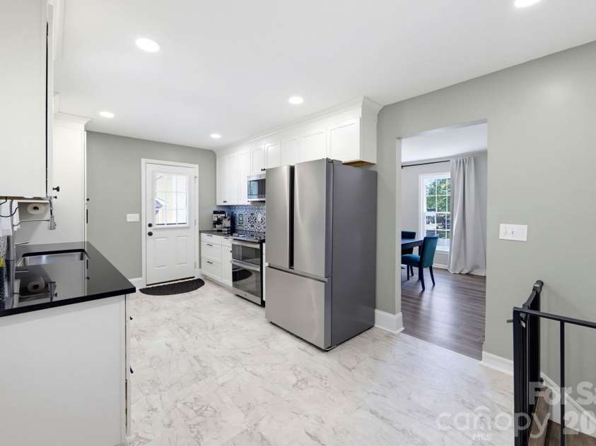12001 Antebellum Drive, Charlotte, NC 28273.  MLS# CAR4429447, YatesRealty ID 55392. 