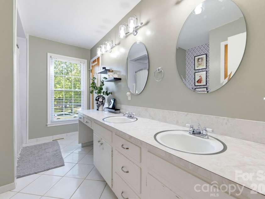 12001 Antebellum Drive, Charlotte, NC 28273.  MLS# CAR4429447, YatesRealty ID 55392. 