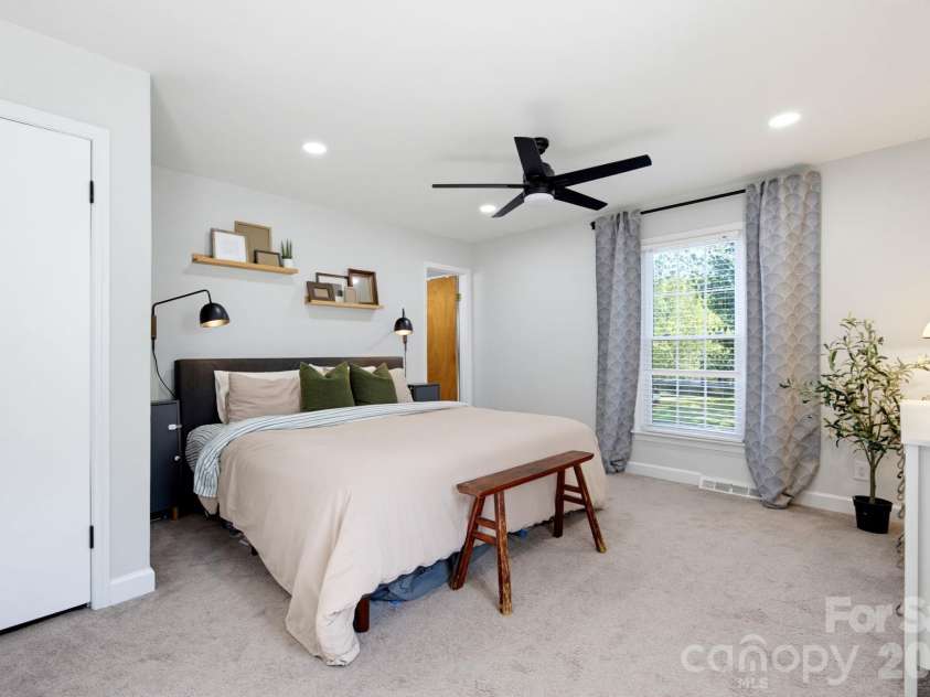 12001 Antebellum Drive, Charlotte, NC 28273.  MLS# CAR4429447, YatesRealty ID 55392. 