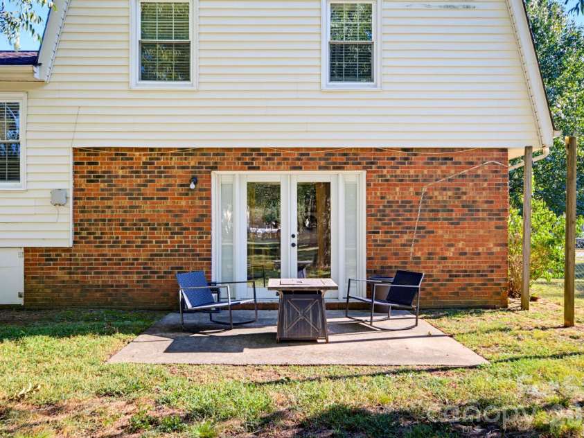12001 Antebellum Drive, Charlotte, NC 28273.  MLS# CAR4429447, YatesRealty ID 55392. 