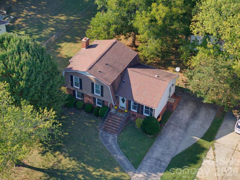 12001 Antebellum Drive, Charlotte, NC 28273.  MLS# CAR4429447, YatesRealty ID 55392. 