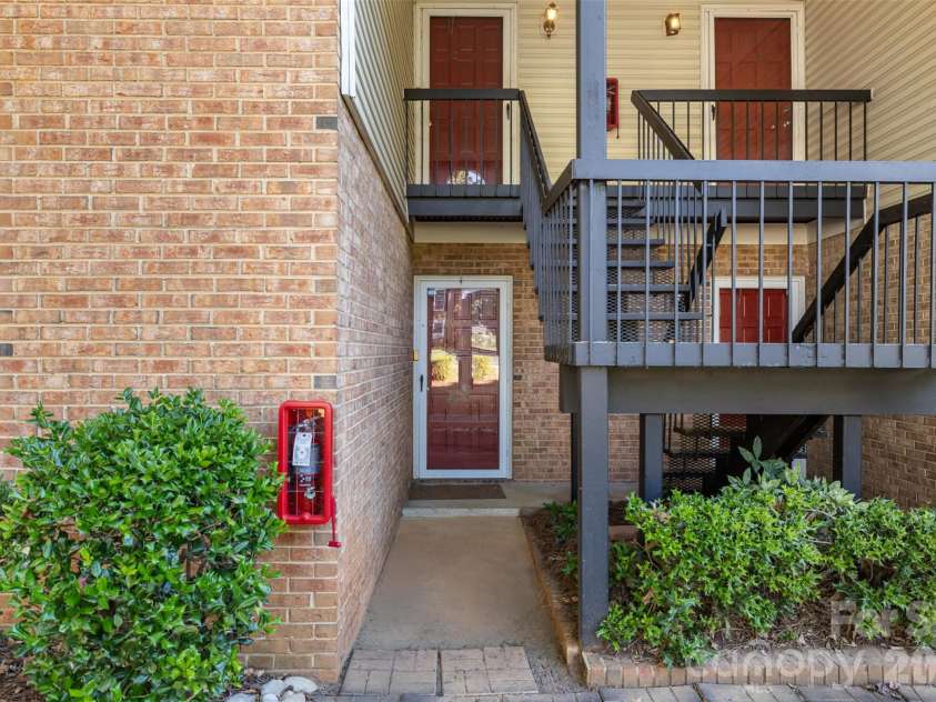4615 Coronado Drive, Charlotte, NC 28212.  MLS# CAR4429617, YatesRealty ID 55393. 