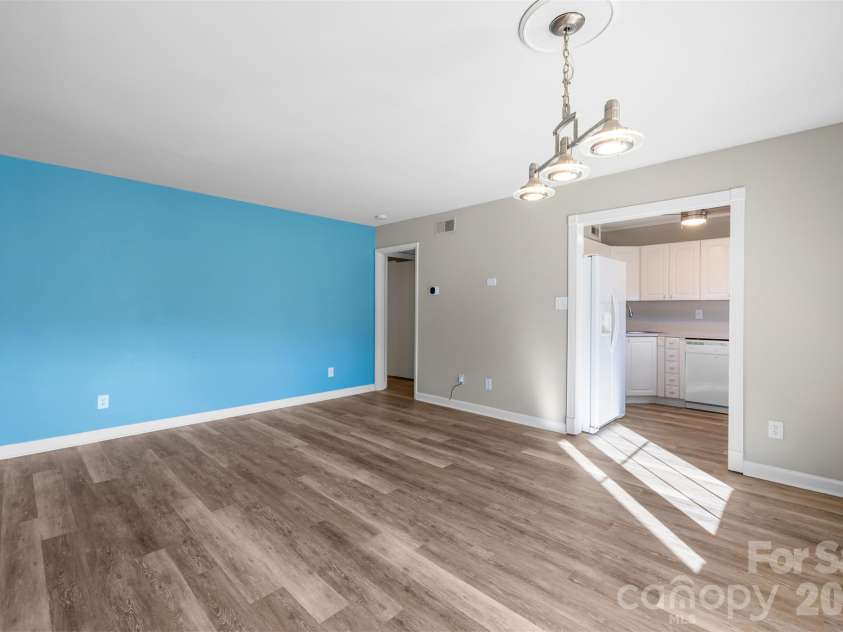 4615 Coronado Drive, Charlotte, NC 28212.  MLS# CAR4429617, YatesRealty ID 55393. 