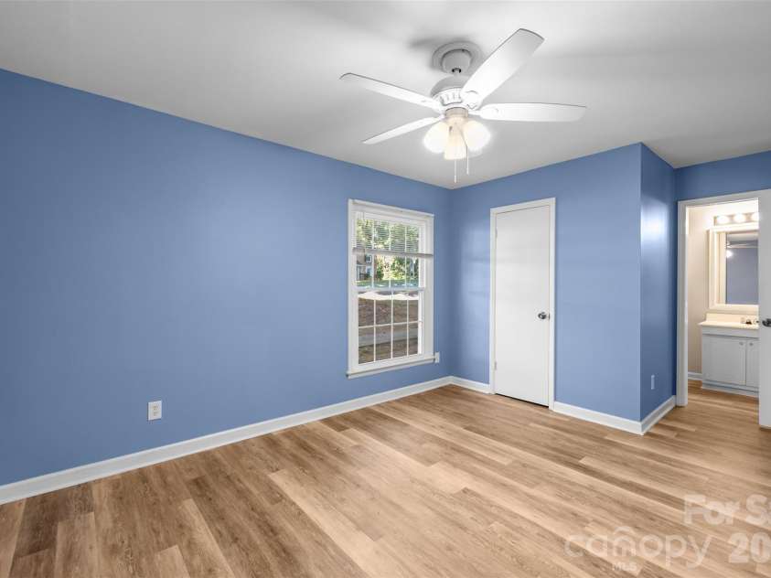 4615 Coronado Drive, Charlotte, NC 28212.  MLS# CAR4429617, YatesRealty ID 55393. 