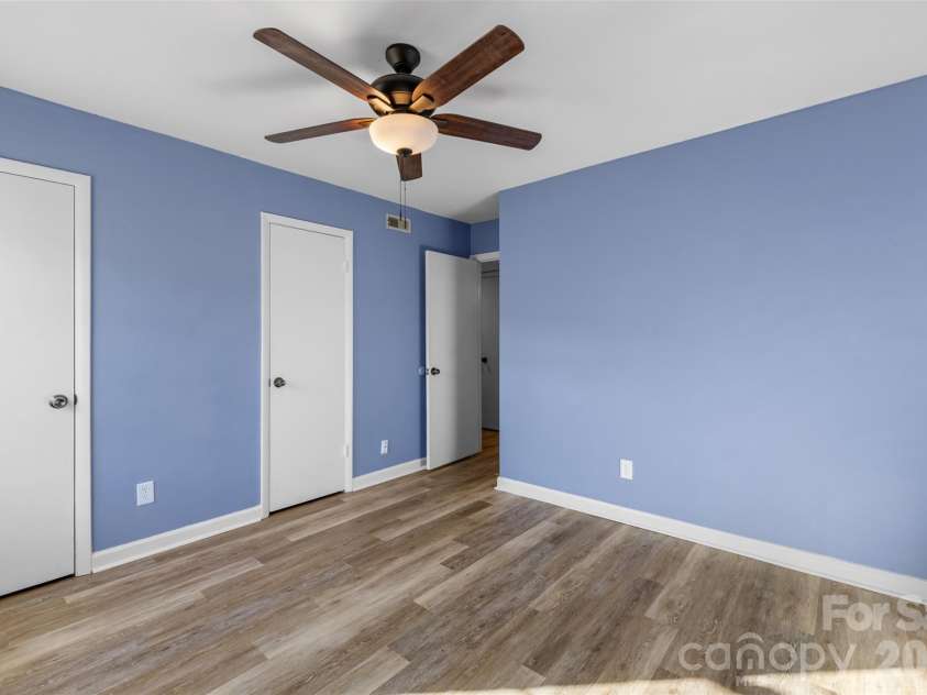 4615 Coronado Drive, Charlotte, NC 28212.  MLS# CAR4429617, YatesRealty ID 55393. 