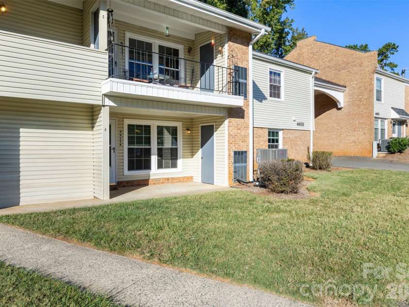 4615 Coronado Drive, Charlotte, NC 28212.  MLS# CAR4429617, YatesRealty ID 55393. 