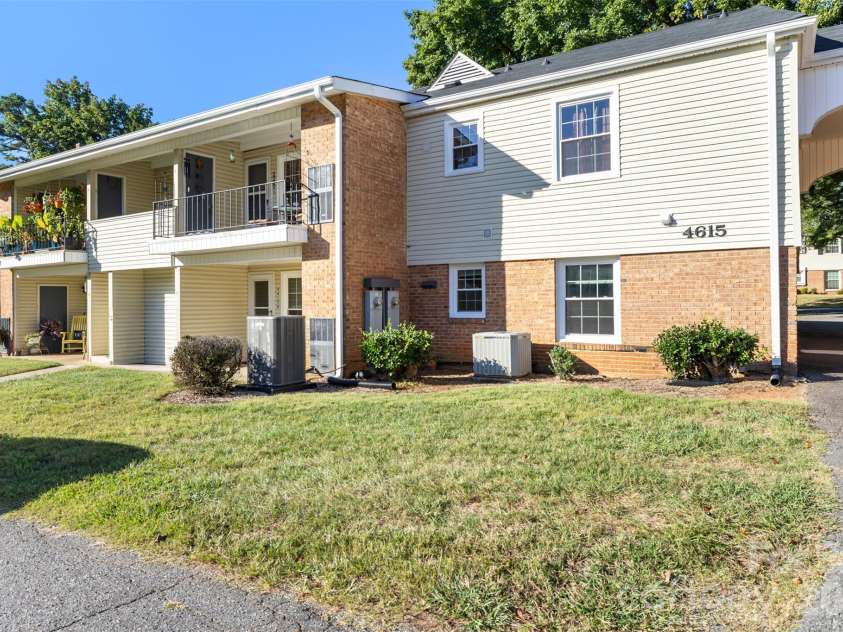 4615 Coronado Drive, Charlotte, NC 28212.  MLS# CAR4429617, YatesRealty ID 55393. 