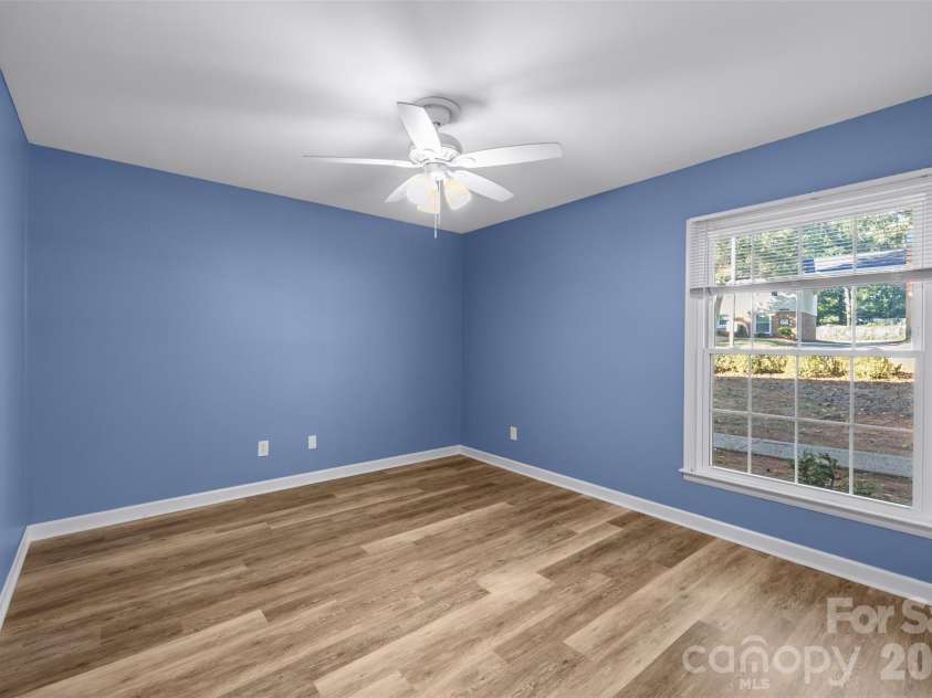 4615 Coronado Drive, Charlotte, NC 28212.  MLS# CAR4429617, YatesRealty ID 55393. Primary bedroom