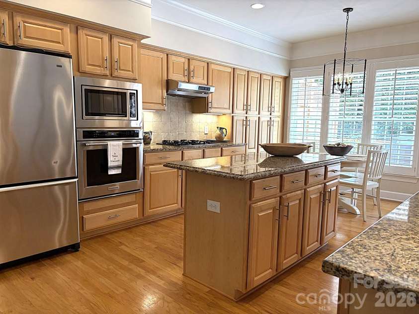 11437 Corliss Avenue, Charlotte, NC 28277.  MLS# CAR4429064, YatesRealty ID 55399. Large gourmet kitchen