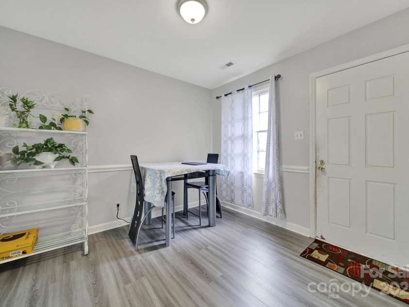 5300 Grafton Drive, Charlotte, NC 28215.  MLS# CAR4294814, YatesRealty ID 554. 