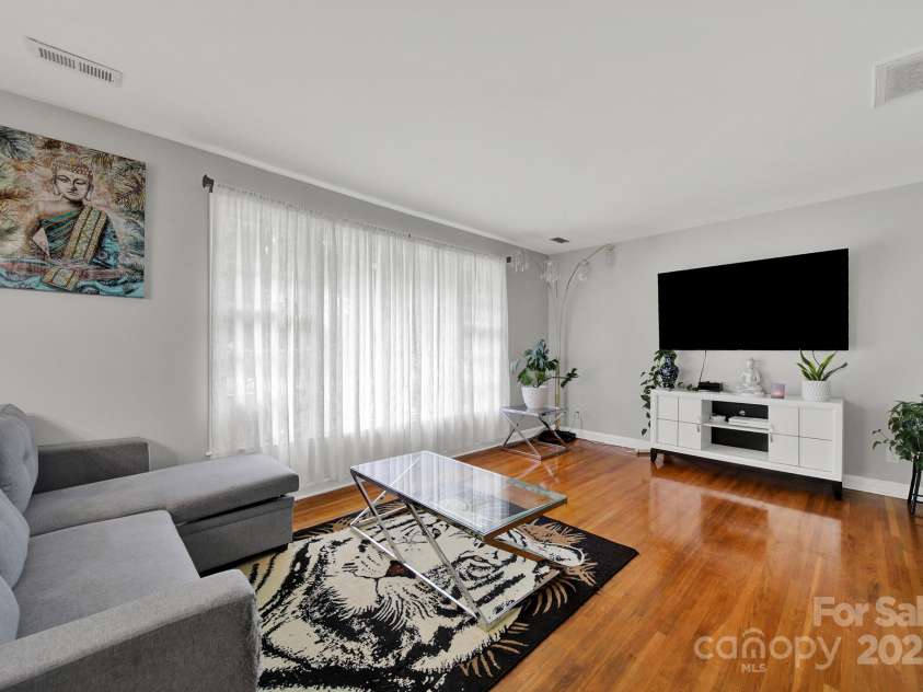 5300 Grafton Drive, Charlotte, NC 28215.  MLS# CAR4294814, YatesRealty ID 554. 