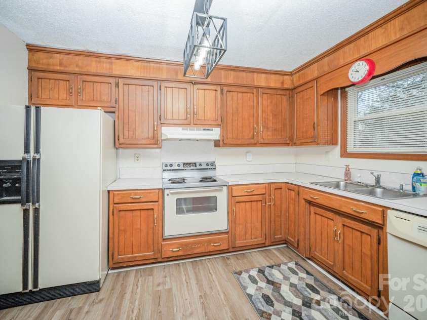 32 Heritage Lane, Shelby, NC 28150.  MLS# CAR4329683, YatesRealty ID 5540. 