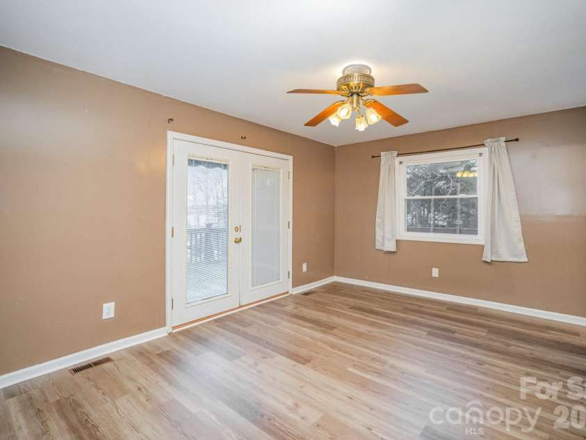 32 Heritage Lane, Shelby, NC 28150.  MLS# CAR4329683, YatesRealty ID 5540. 