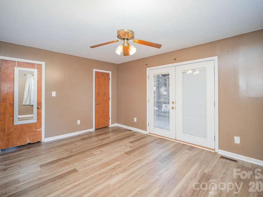 32 Heritage Lane, Shelby, NC 28150.  MLS# CAR4329683, YatesRealty ID 5540. 