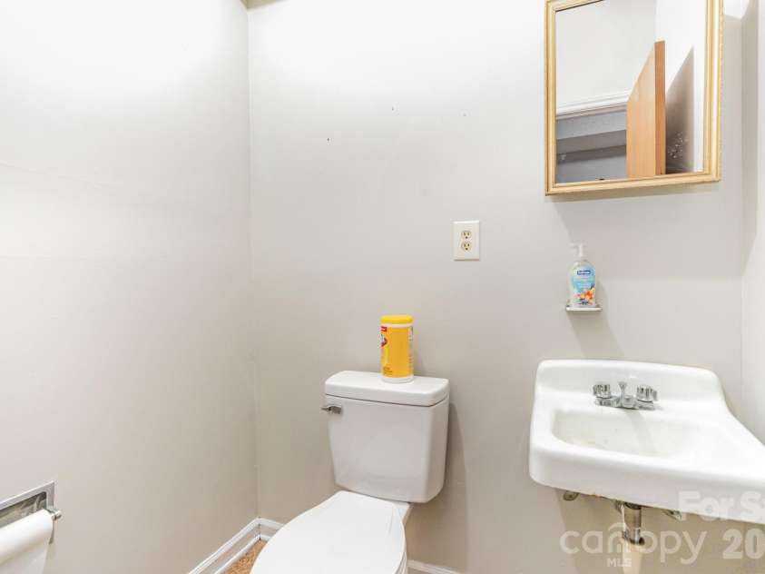 32 Heritage Lane, Shelby, NC 28150.  MLS# CAR4329683, YatesRealty ID 5540. 