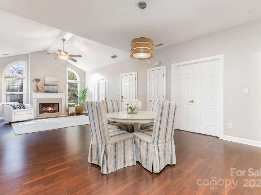 8572 Highland Glen Drive, Charlotte, NC 28269.  MLS# CAR4313610, YatesRealty ID 5540. 