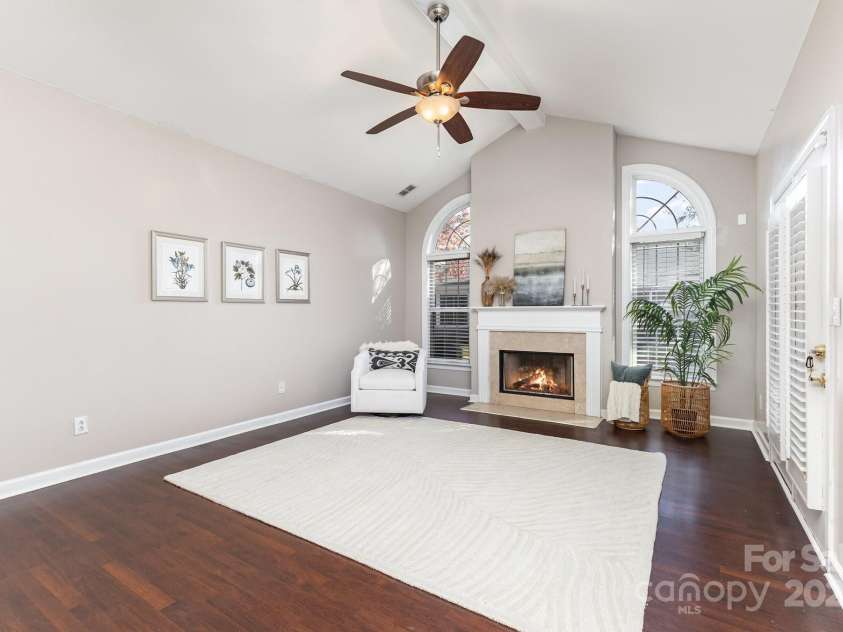 8572 Highland Glen Drive, Charlotte, NC 28269.  MLS# CAR4313610, YatesRealty ID 5540. 