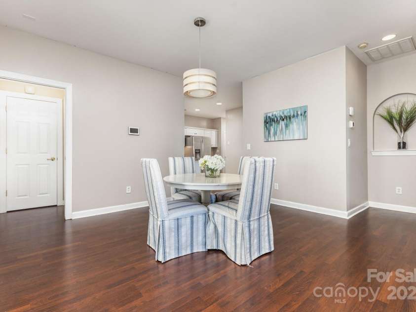 8572 Highland Glen Drive, Charlotte, NC 28269.  MLS# CAR4313610, YatesRealty ID 5540. 