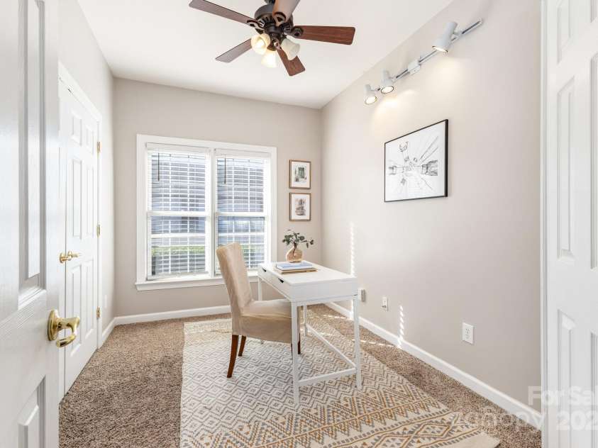 8572 Highland Glen Drive, Charlotte, NC 28269.  MLS# CAR4313610, YatesRealty ID 5540. 