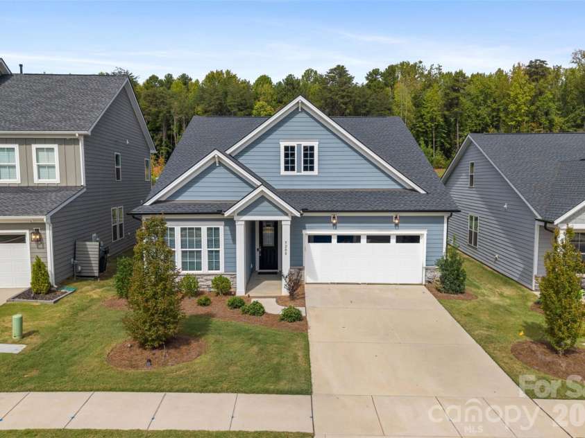 5208 Glenwalk Drive, Charlotte, NC 28269.  MLS# CAR4428602, YatesRealty ID 55402. 